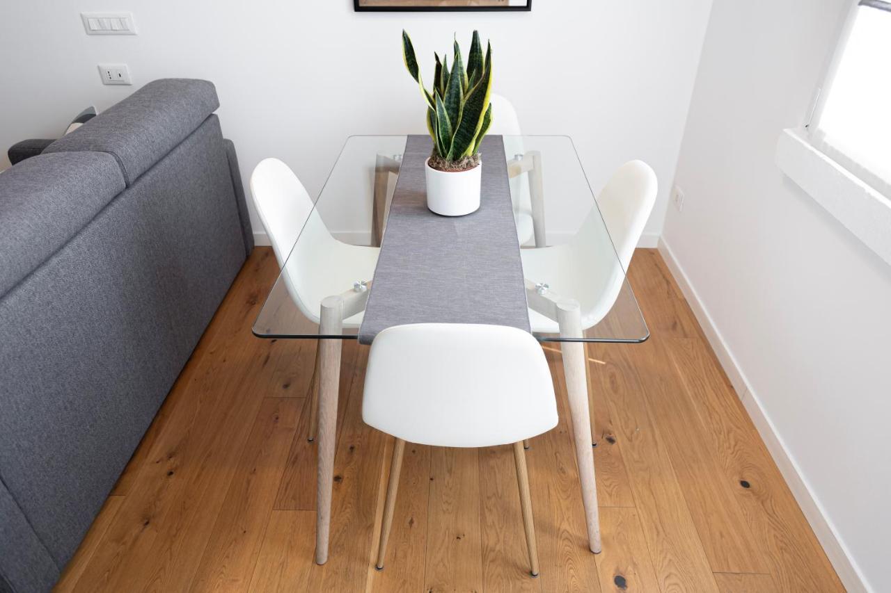Elegante Bilocale In De Angeli - Piazzale Siena Apartment Милано Екстериор снимка